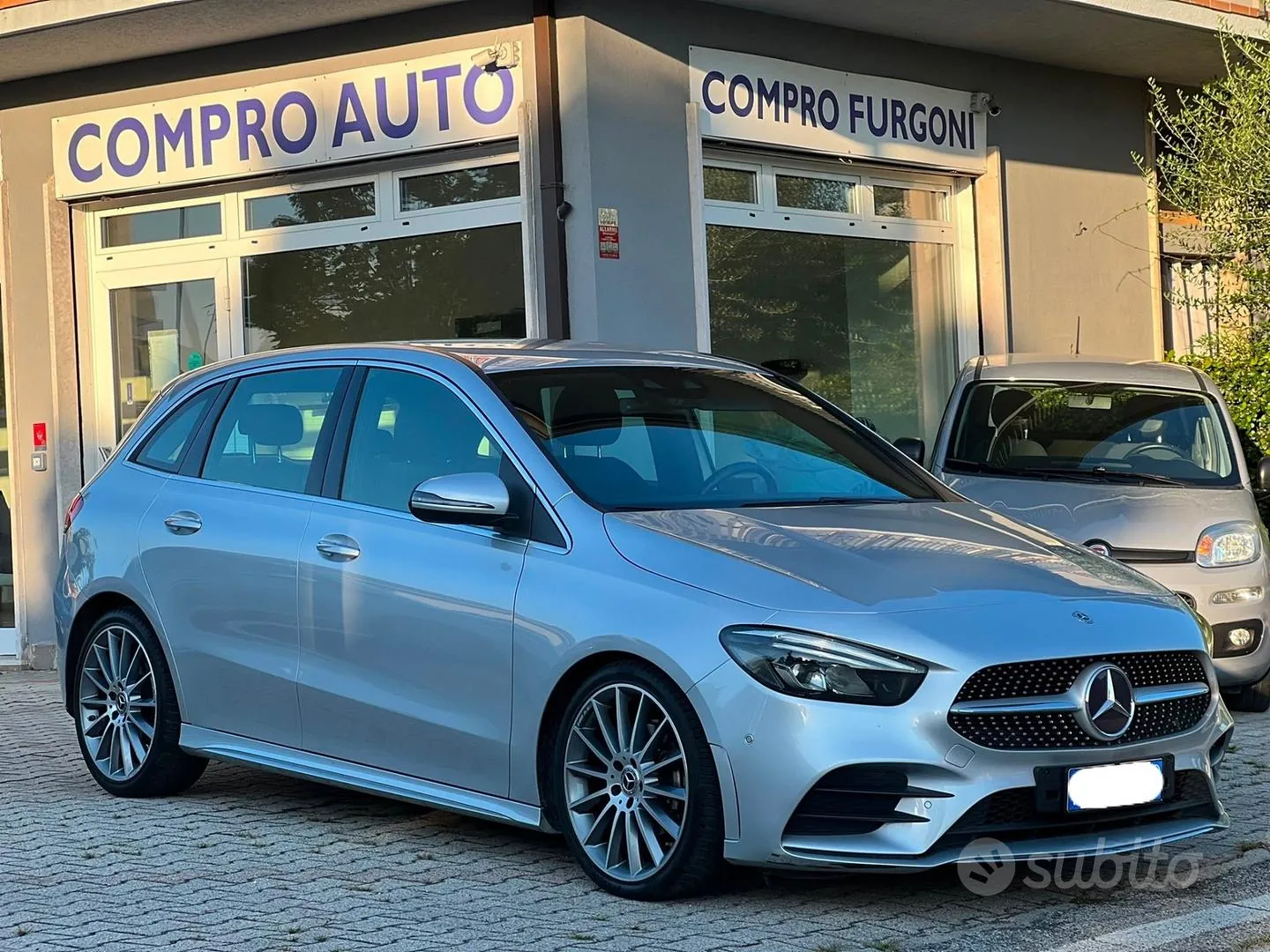 Mercedes-Benz B 180