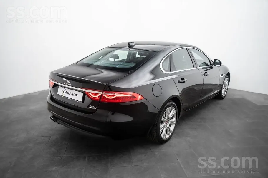 Jaguar Xf 2017 photo 3