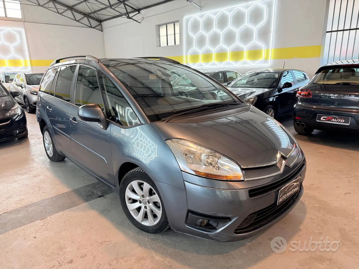 Citroen C4 Grand Picasso 2010 photo 2