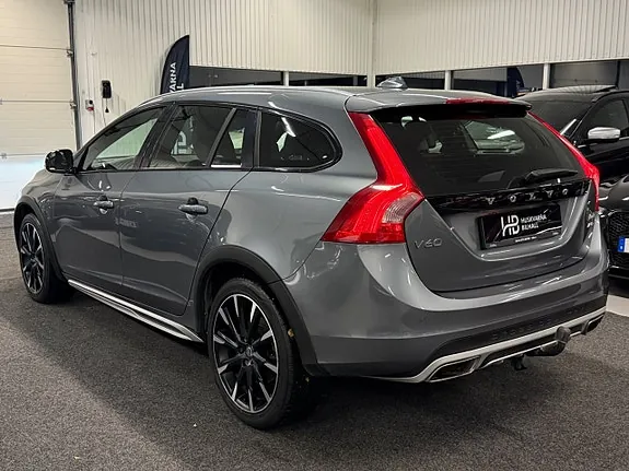 Volvo V60 Cross Country 2017 photo 4