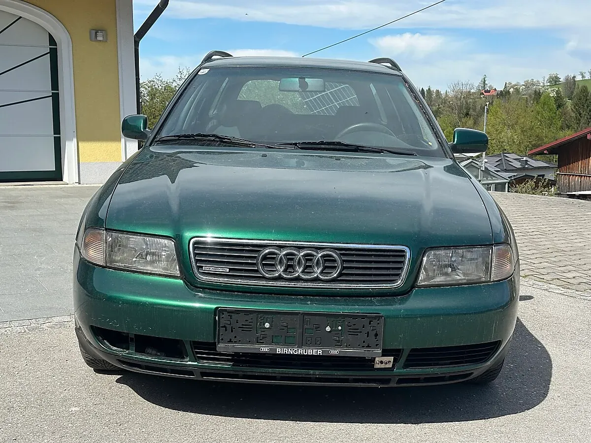 Audi A4 1996 photo 2