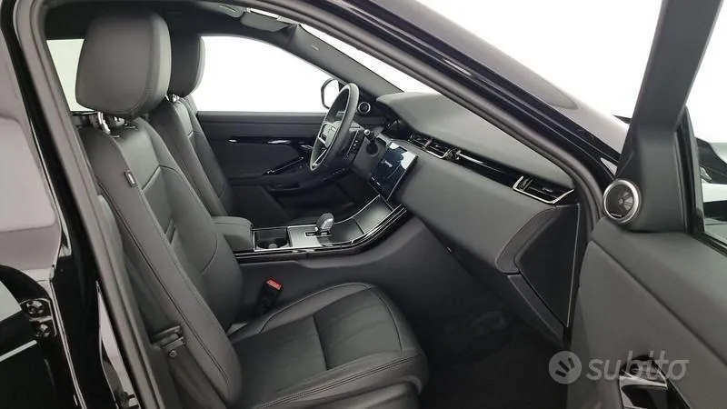 Land Rover Range Rover Evoque 2025 photo 3