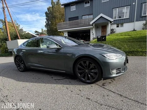 Tesla Model S 2014 photo 4