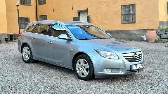 Opel Insignia 2011 photo 2