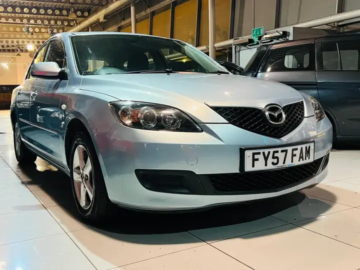 Mazda Mazda3 2007 photo 2