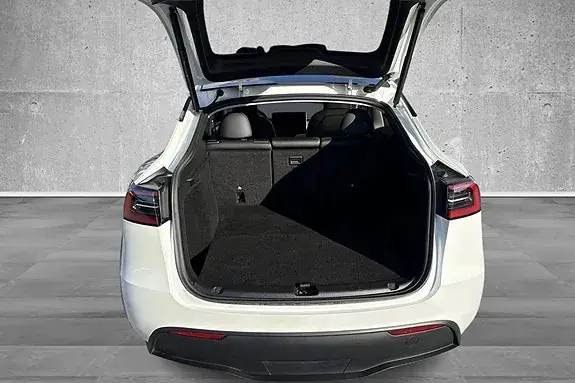 Tesla Model Y 2024 photo 5