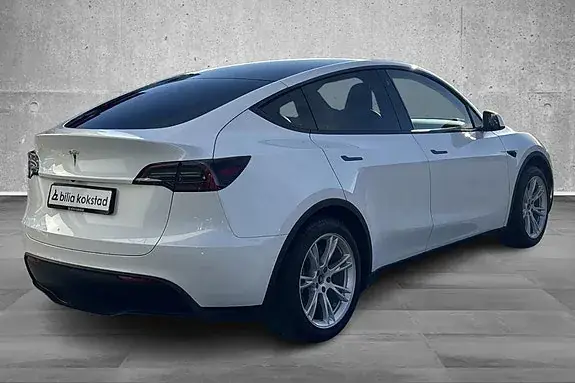 Tesla Model Y 2024 photo 3