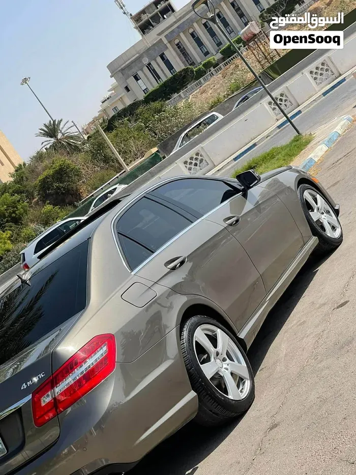 Mercedes-Benz E-Class 2012 photo 5