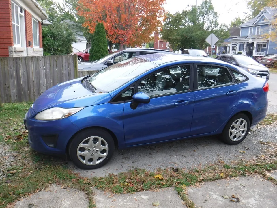 Ford Fiesta 2011 photo 3