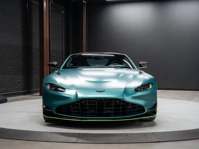 Aston Martin Vantage 2023 photo 4