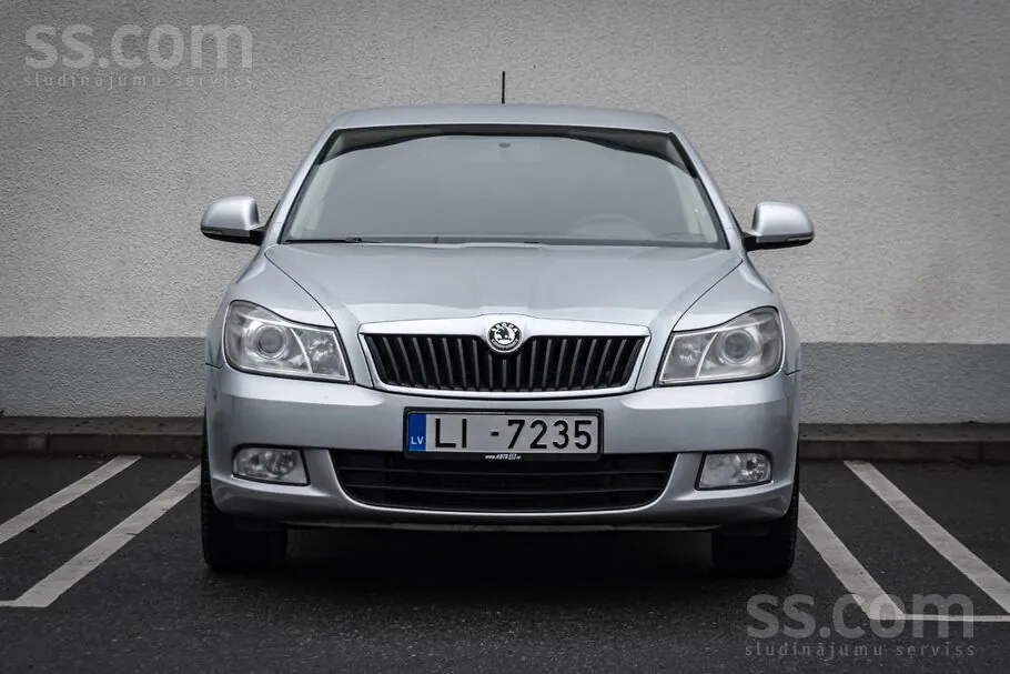 Skoda Octavia 2012 photo 2
