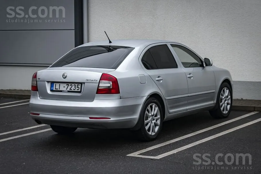 Skoda Octavia 2012 photo 4