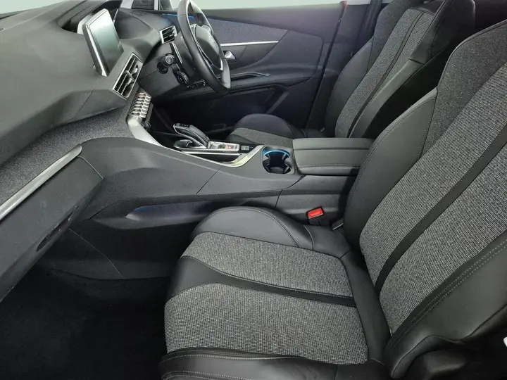 Peugeot 3008 2018 photo 4