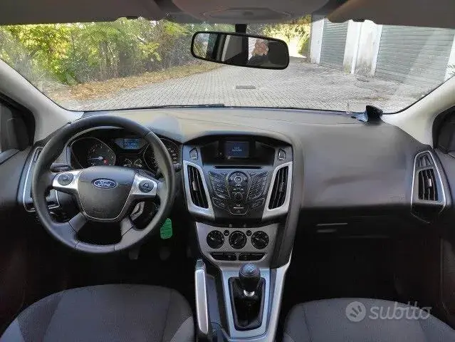 Ford Focus Sw 2011 photo 2