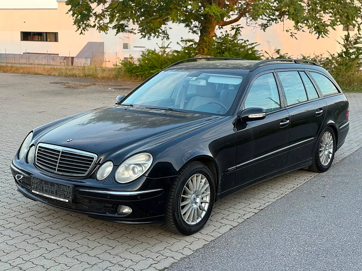 Mercedes-Benz E-Class 2005 photo 3
