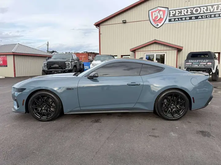 Ford Mustang 2024 photo 4