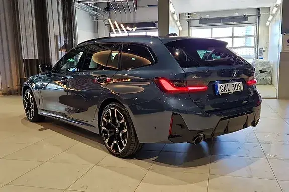 BMW 330E 2026 photo 2