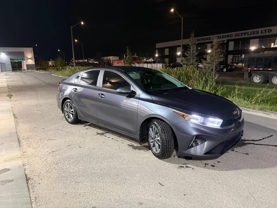 Kia Forte 2023 photo 2