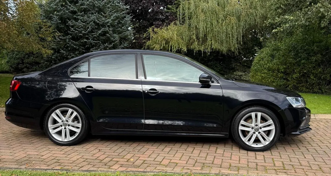 Volkswagen Jetta 2015 photo 2