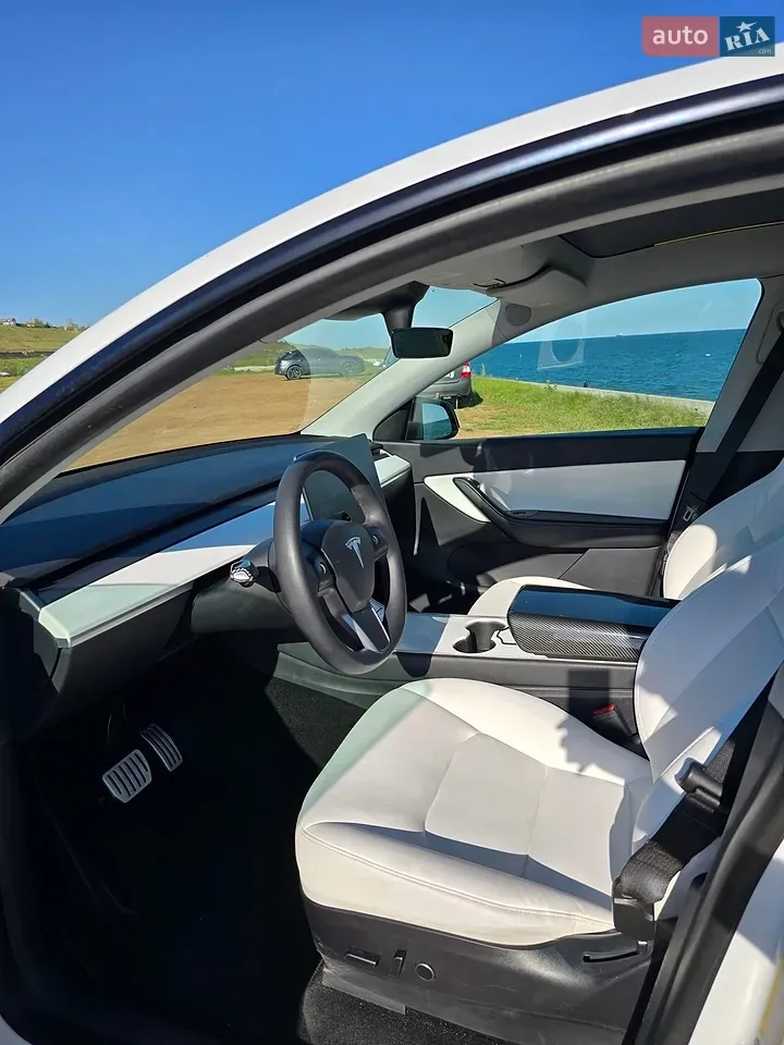 Tesla Model Y 2020 photo 2