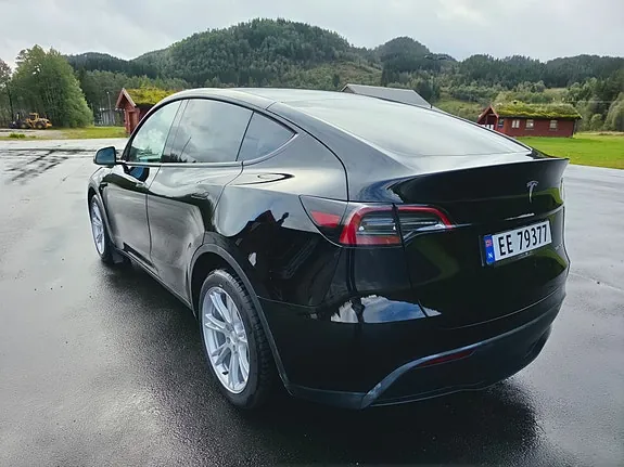 Tesla Model Y 2022 photo 3