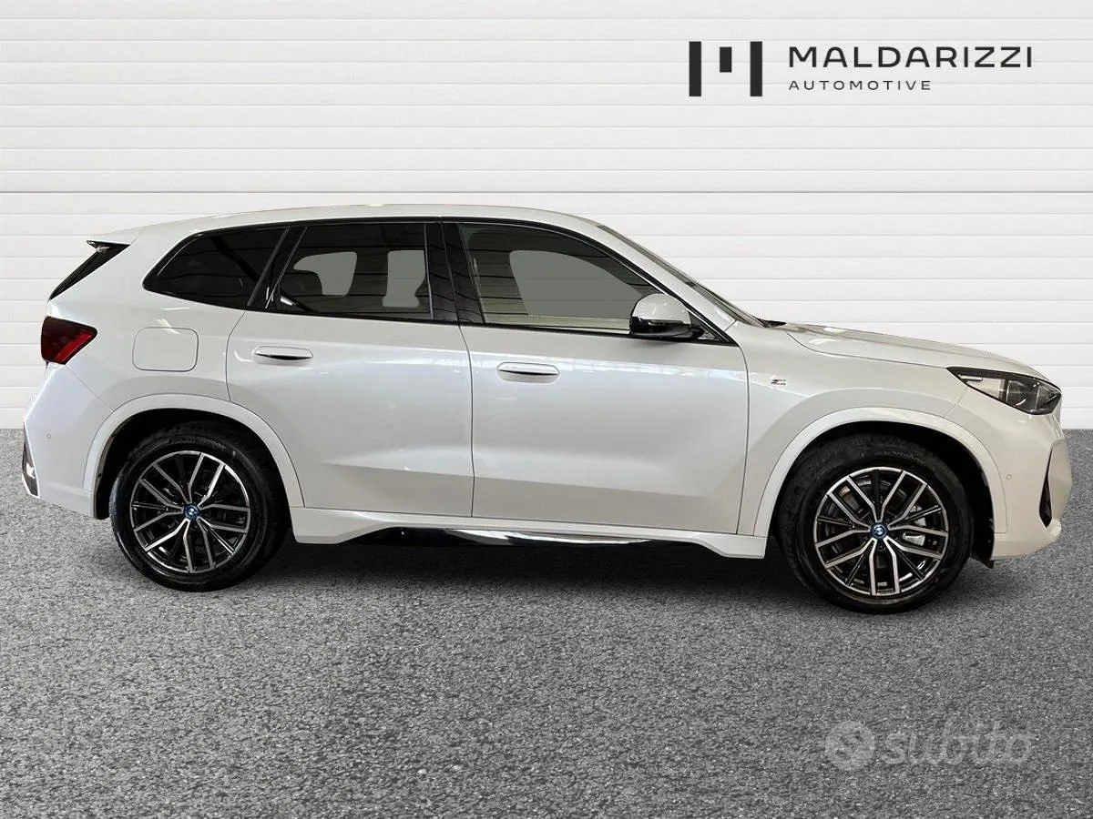 BMW Ix1 2023 photo 5