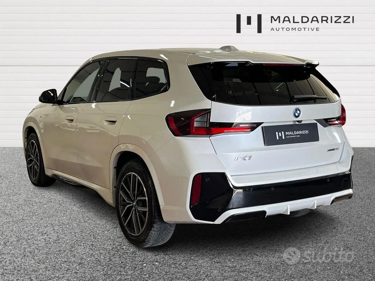 BMW Ix1 2023 photo 4