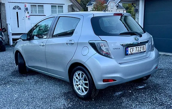 Toyota Yaris 2014 photo 4