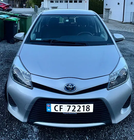 Toyota Yaris 2014 photo 2