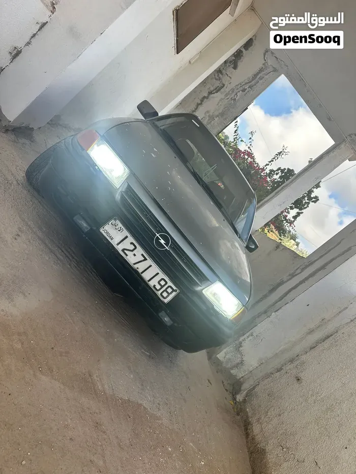 Opel Astra 1993 photo 2