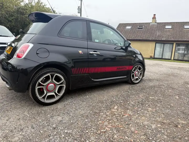 Abarth 500 2012 photo 2