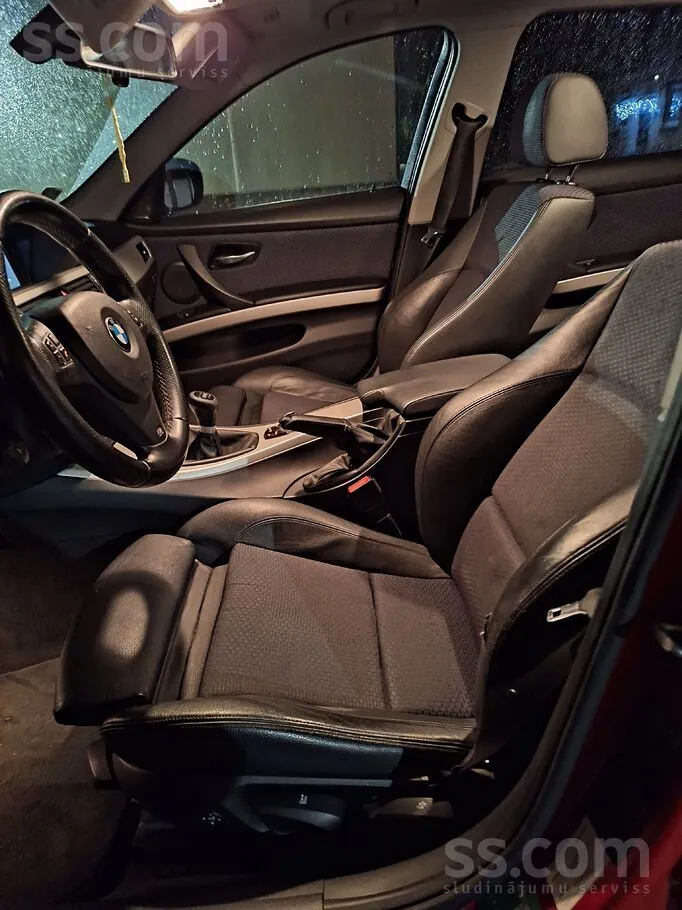 BMW 330 2011 photo 5