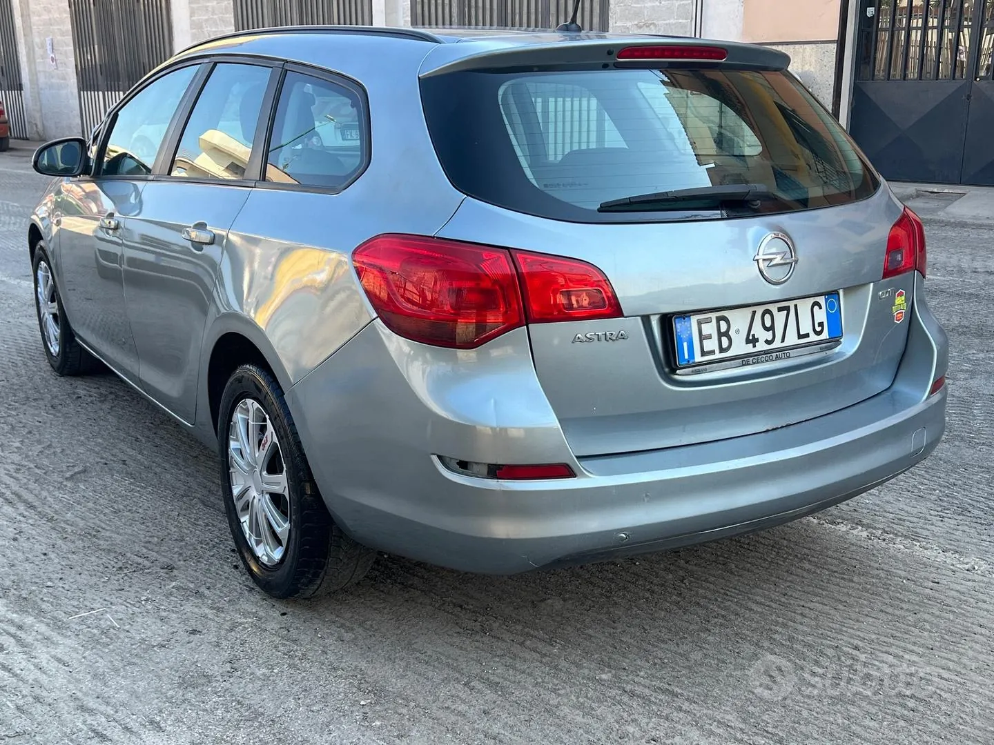 Opel Astra 2013 photo 2