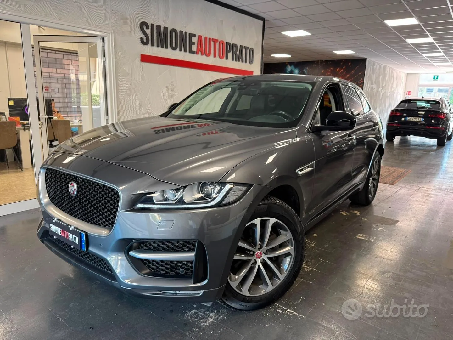 Jaguar F-Pace 2018 photo 2