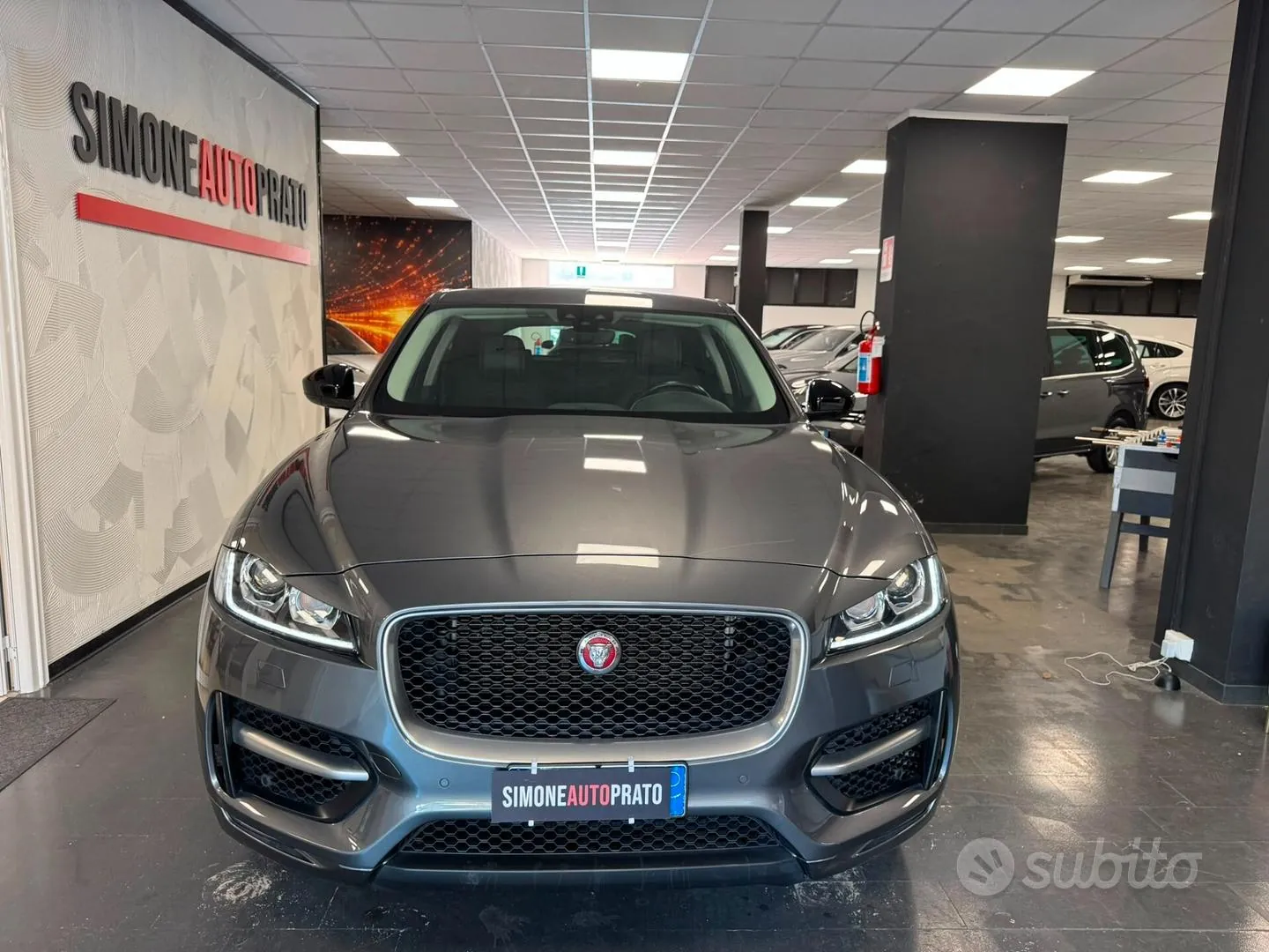 Jaguar F-Pace 2018 photo 4