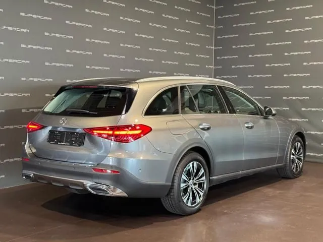 Mercedes-Benz C 220 2023 photo 3