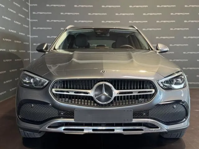 Mercedes-Benz C 220 2023 photo 2
