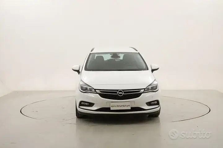 Opel Astra 2017 photo 2