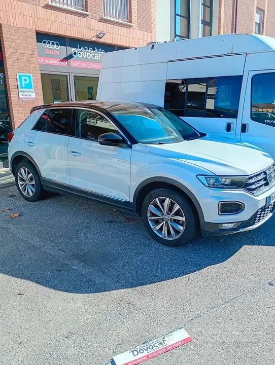 Volkswagen T-Roc 2018 photo 2