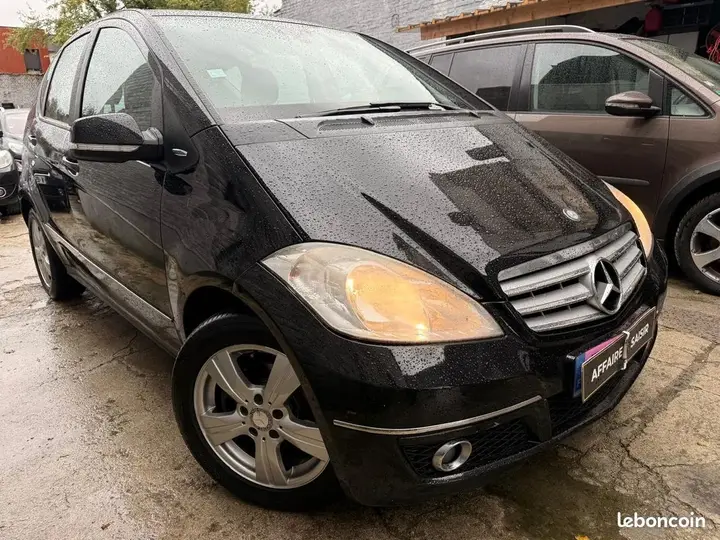 Mercedes-Benz A-Class 2011 photo 2