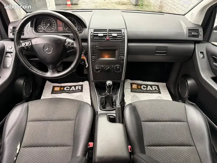 Mercedes-Benz A-Class 2011 photo 5