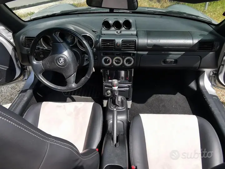 Toyota Mr2 2002 photo 4