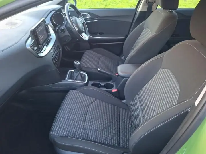 Kia Xceed 2023 photo 5