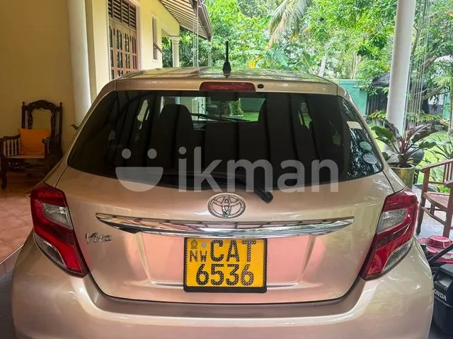 Toyota Vitz 2015 photo 4