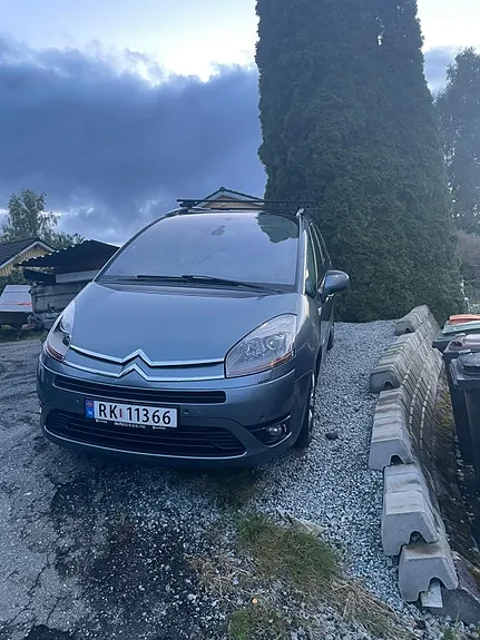 Citroen Grand C4 Picasso 2009 photo 4