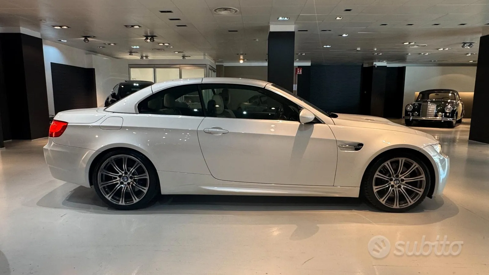 BMW M3 2010 photo 4