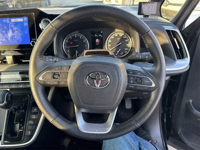 Toyota Noah 2022 photo 3