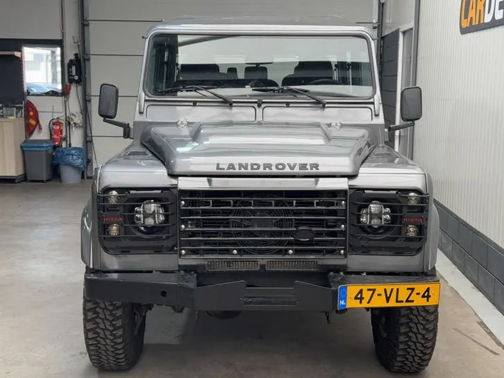Land Rover Defender 2008 photo 2