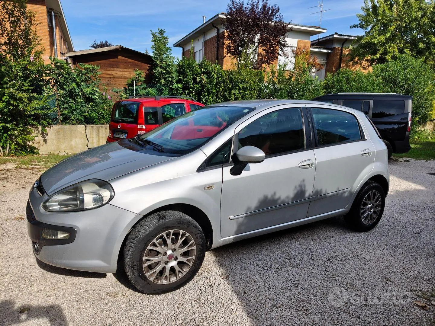 Fiat Punto 2010 photo 2