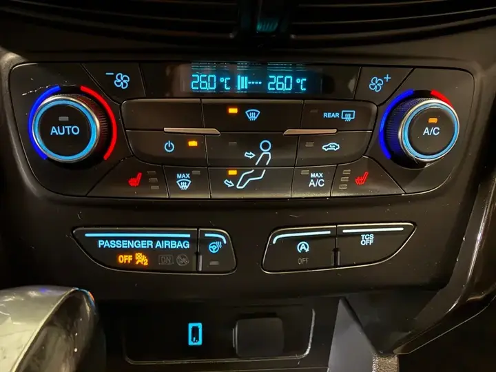 Ford Escape 2017 photo 3